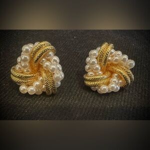 Elegant Gold and Pearl Knot Earrings